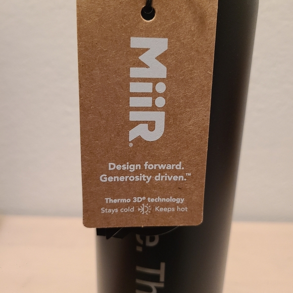 Vuori 20oz Wide Mouth Water Bottle, Vacuum Insulated, Leakproof, Stainless Steel - Picture 5 of 7